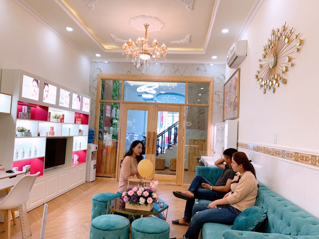 Tư vấn tại thẩm mỹ viện Oshun