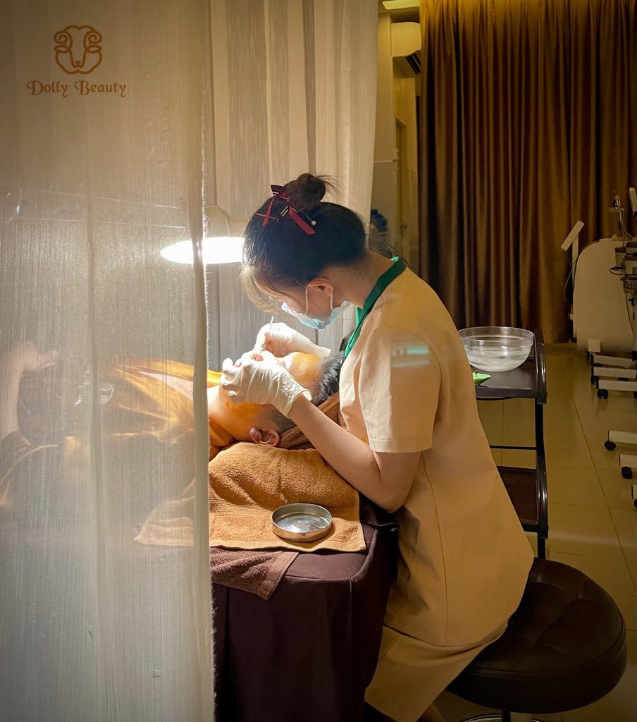 Nhân viên điều trị tay nghề cao