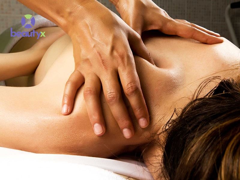 Kỹ thuật massage Shiatsu Nhật Bản sử dụng chủ yếu ngón tay và lòng bàn tay
