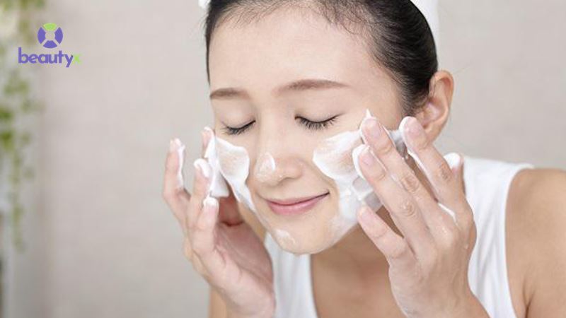 Làm sạch da trước khi đắp mặt nạ
