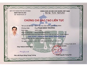 Một số bằng cấp, chứng chỉ ấn tượng của bác sĩ Phạm Minh Trường