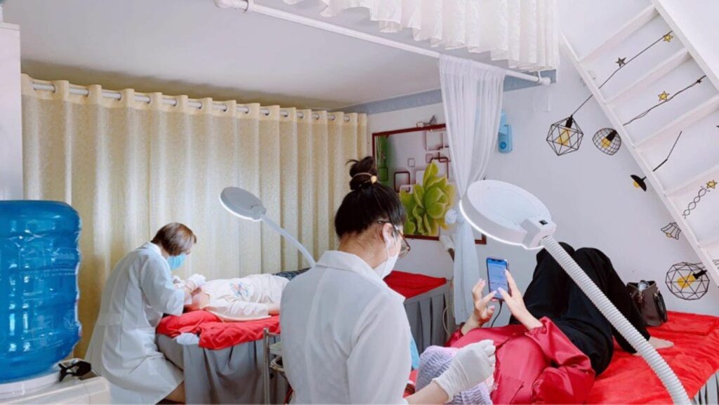 Đội ngũ chuyên gia tay nghề cao tại Venus Beauty
