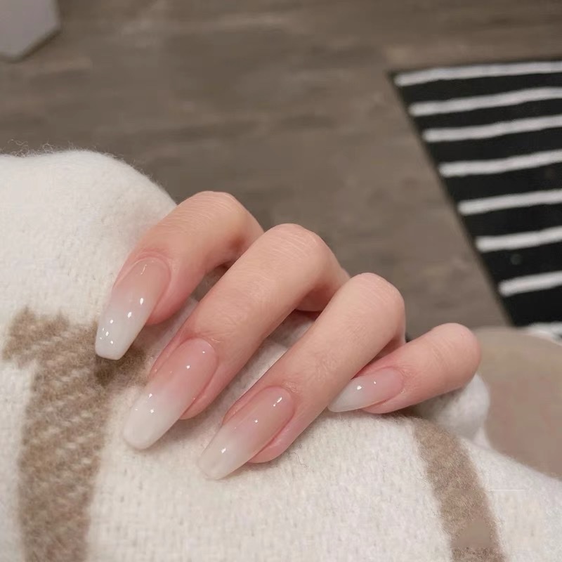 Nail sơn thạch hồng ombre